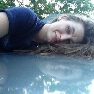 Meet your Posher, Laina